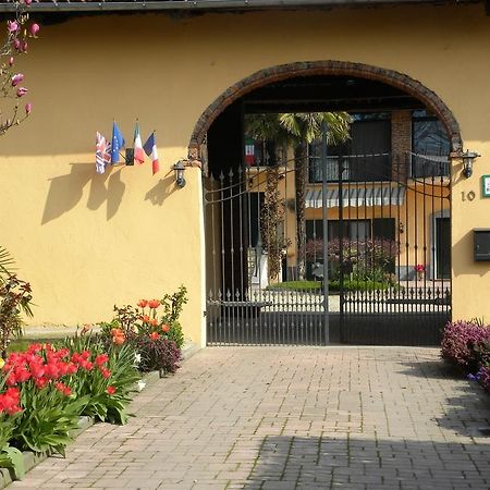 Bed&Breakfast La Siepe Pinerolo Bagian luar foto